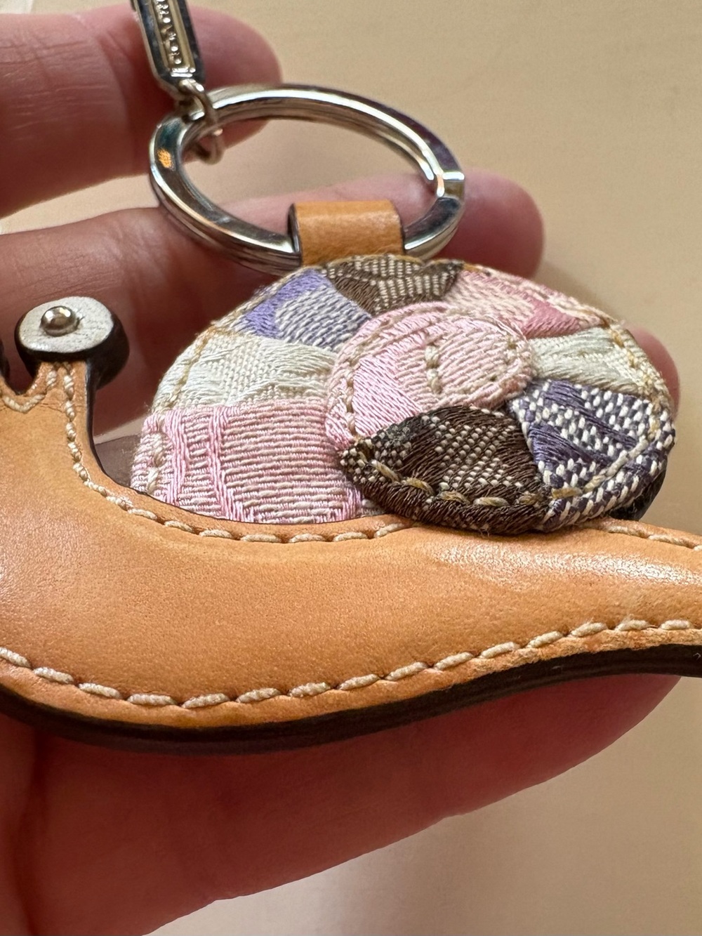RARE VINTAGE COACH LEATHER SNAIL PINK SIGNATURE PATCHWORK JACQUARD KEYCHAIN - Picture 7 of 9